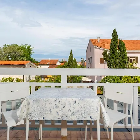 Awesome In With Wifi Apartman Malinska